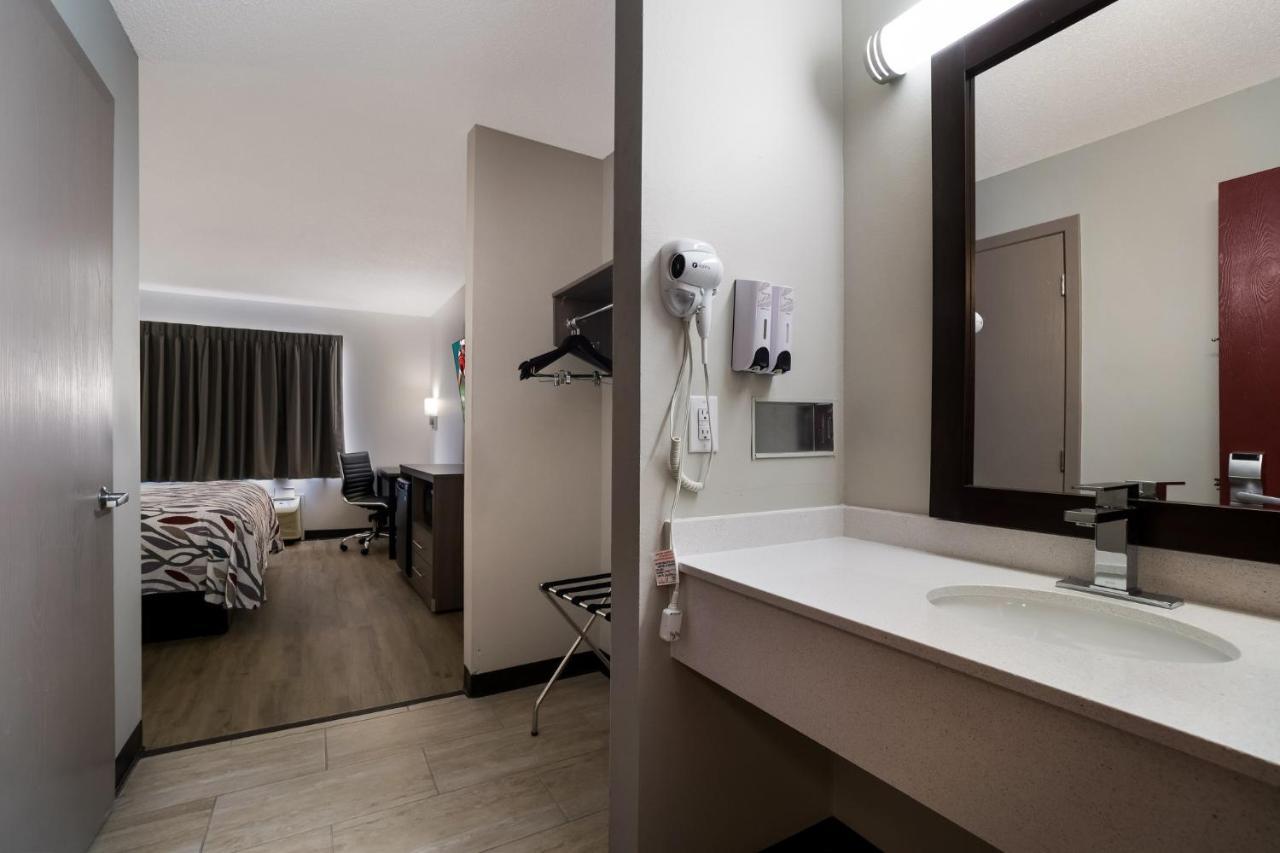 Motel Super 8 By Wyndham Marston Zewnętrze zdjęcie